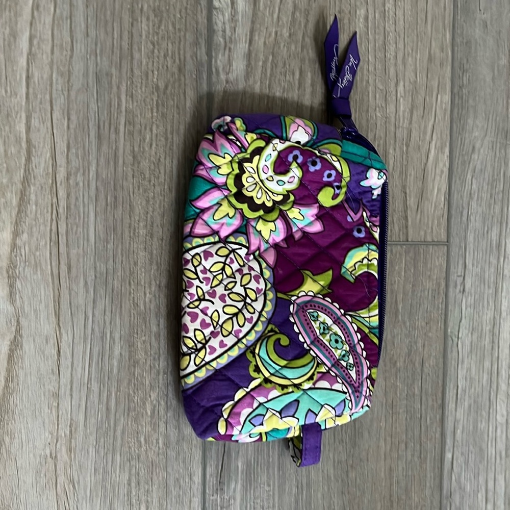 Excellent small Vera Bradley cosmetic bag
